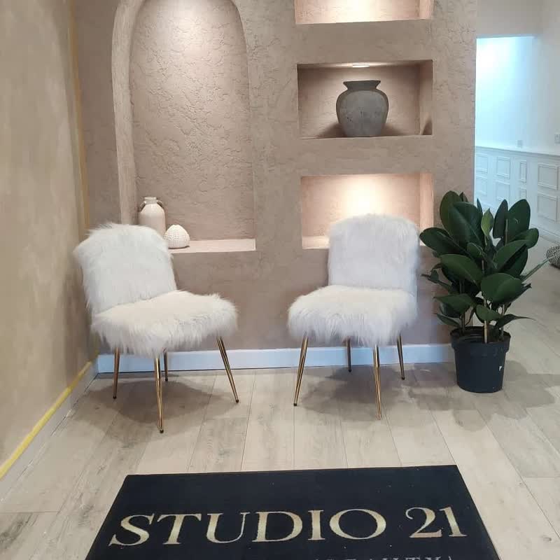 Studio 21 clinic pitted feature wall, Manchester